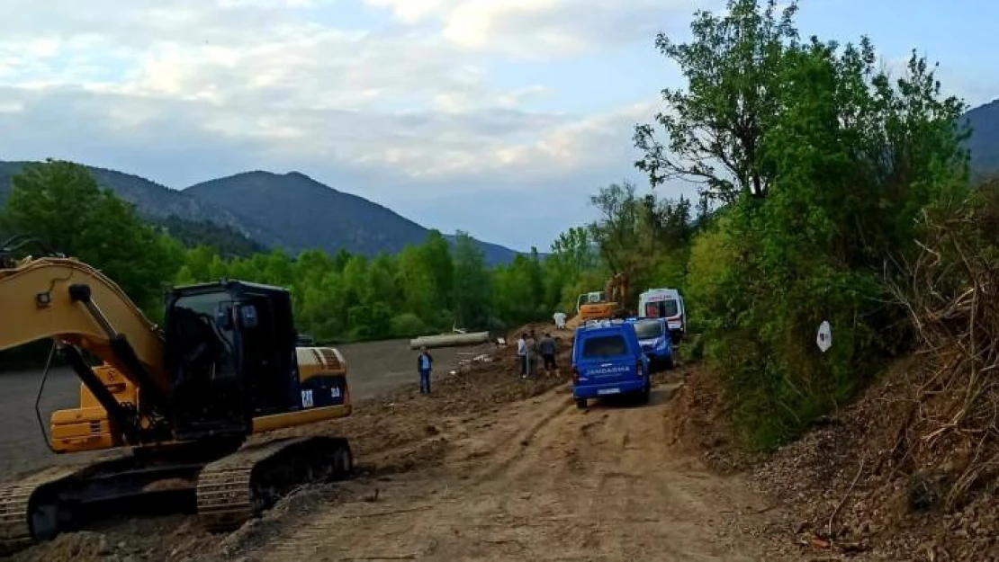 Ekskavatörün altında kalan işçi hayatını kaybetti