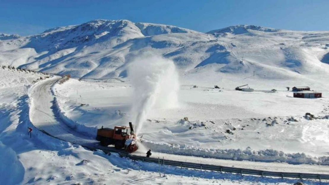 Elazığ'da 72 köy yolu ulaşıma kapandı