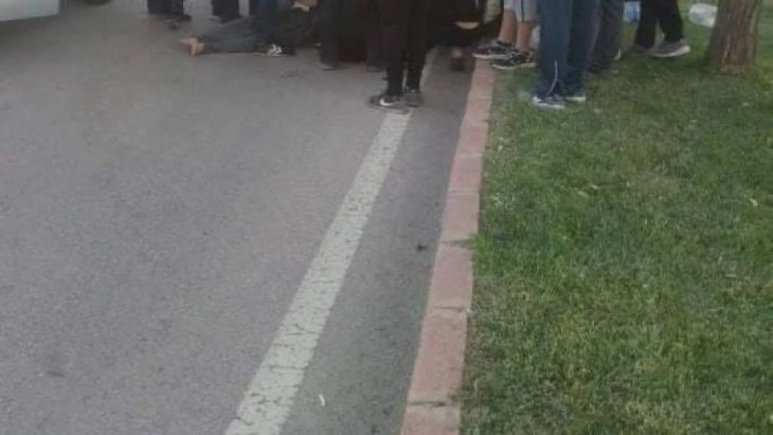 Elazığ'da kamyonet yayaya çarptı: 1 yaralı