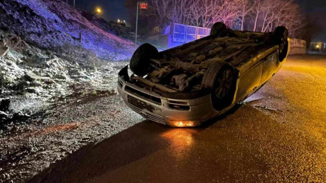 Elazığ'da otomobil şarampole uçtu: 1 ölü, 3 yaralı