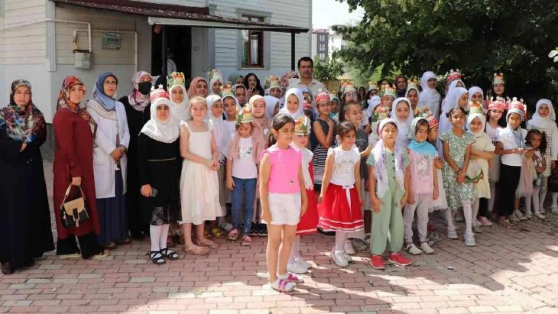 Elazığ'da yaz Kur'an kurslarında karne heyecanı