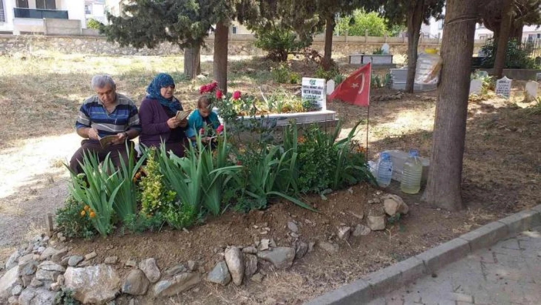 Elif Ayça, süper kahramanının ailesiyle tanıştı