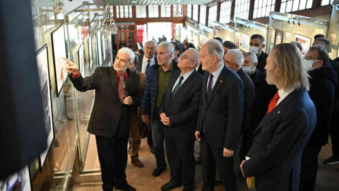 Eminönü Yeni Camii'nin 425 yıllık tarihi kitaplaştırıldı