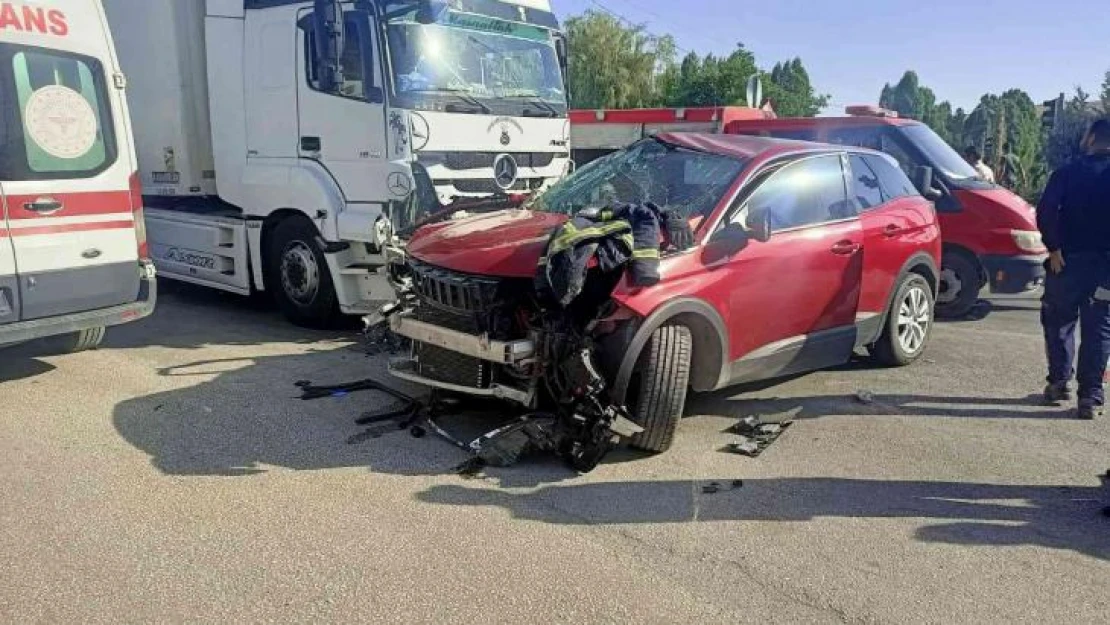 Erciş'te trafik kazası: 4 yaralı