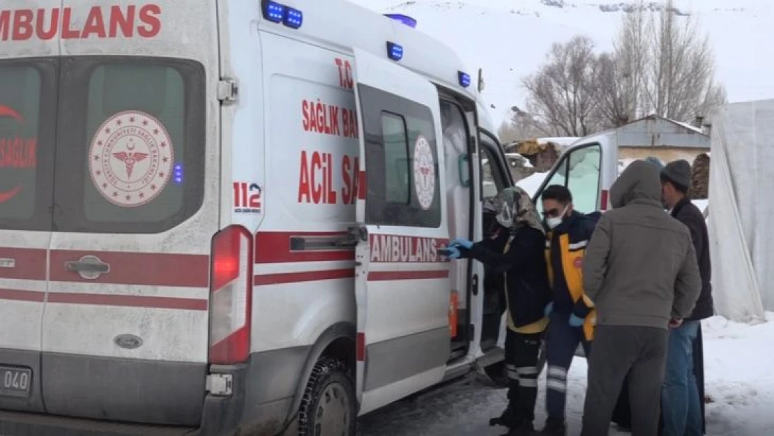 Erciş'te yolu kapanan mahalledeki kalp hastası için seferberlik