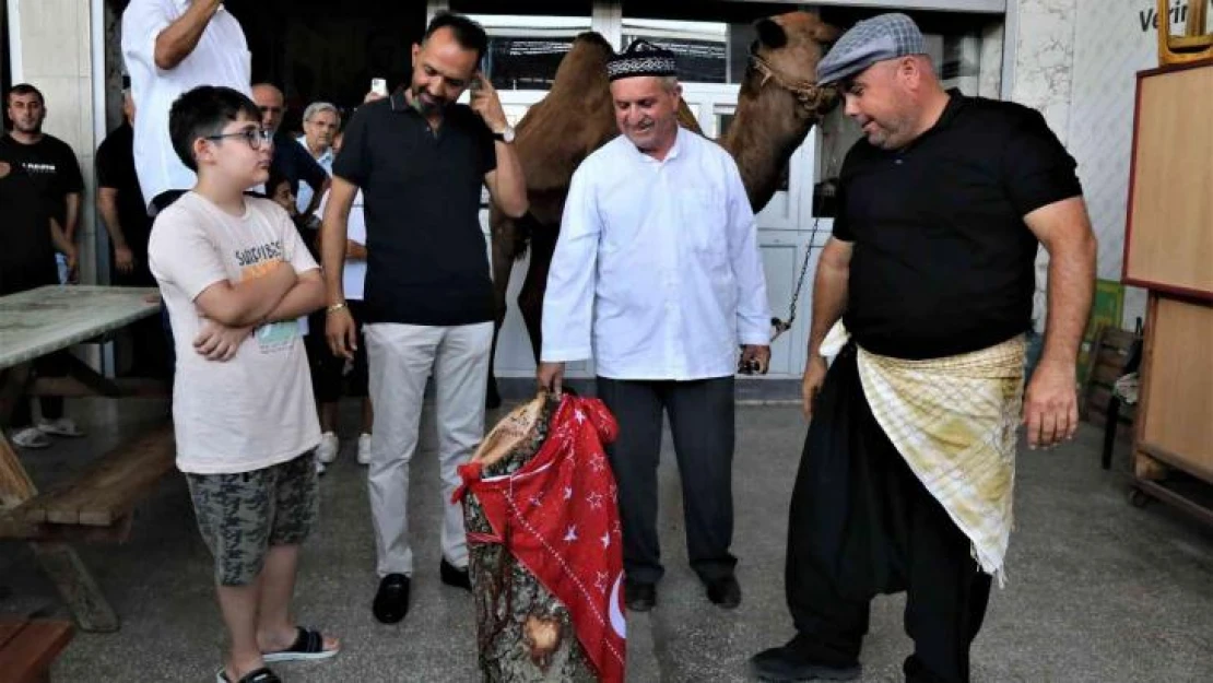 Erkek çocuğu dünyaya gelince 700 yıllık geleneği yaşattı