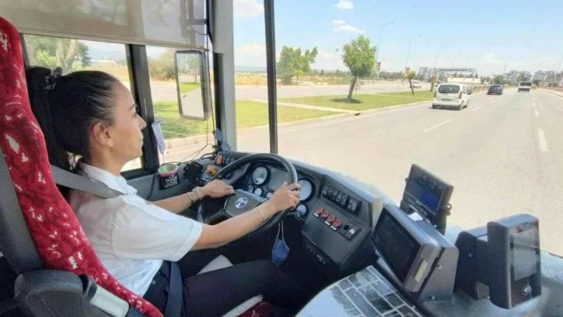 Erkeklerin tepkisine rağmen, mesleğini 9 yıldır başarıyla yapıyor