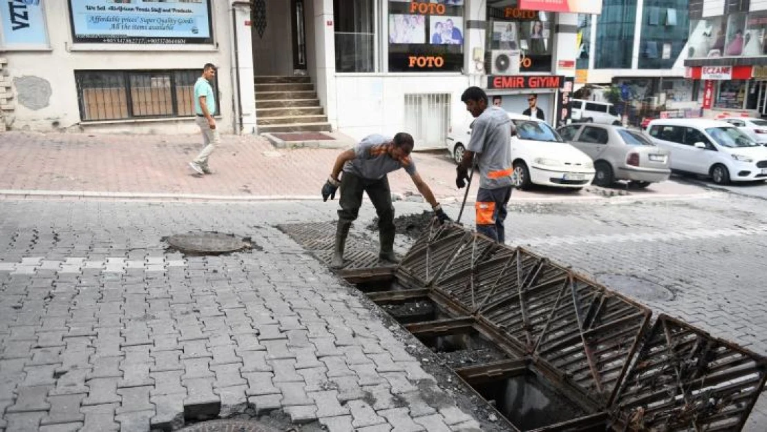 Esenyurt'ta beklenen sağanak yağış öncesi önlemler alındı