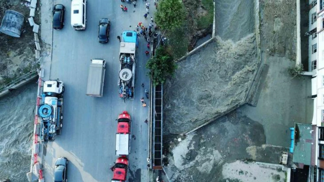 Esenyurt'ta su seviyesi yükselen Haramidere dronla görüntülendi