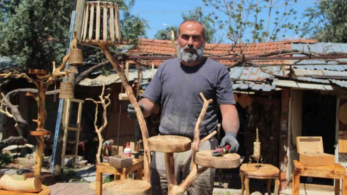 Eşini kanserden kaybetti, marangoz atölyesinde hayat buldu