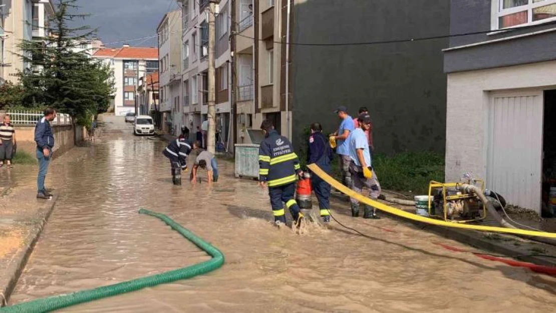 Eskişehir'de etkili olan şiddetli sağanak yağış