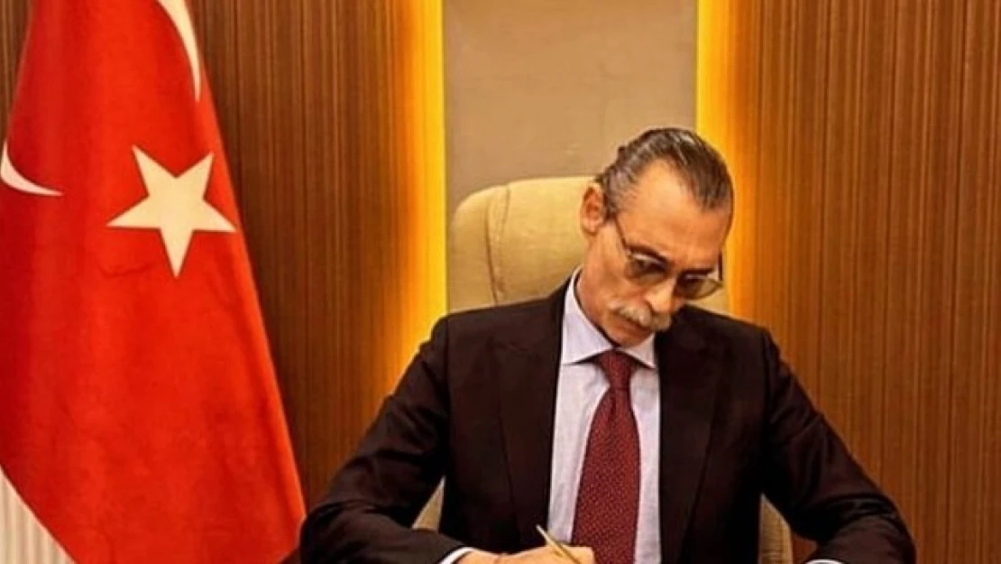 Etimesgut Belediye Başkanı Erdal Beşikçioğlu'nun makam odasından ilk kare
