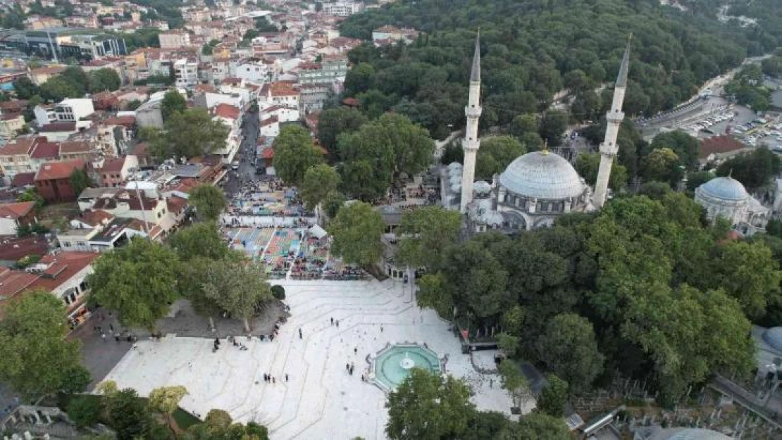 Eyüpsultan Camii'nde Bayram namazı havadan görüntülendi