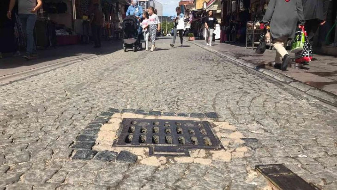 Farelerin bastığı Hamamyolu'nda esnaf tepkili