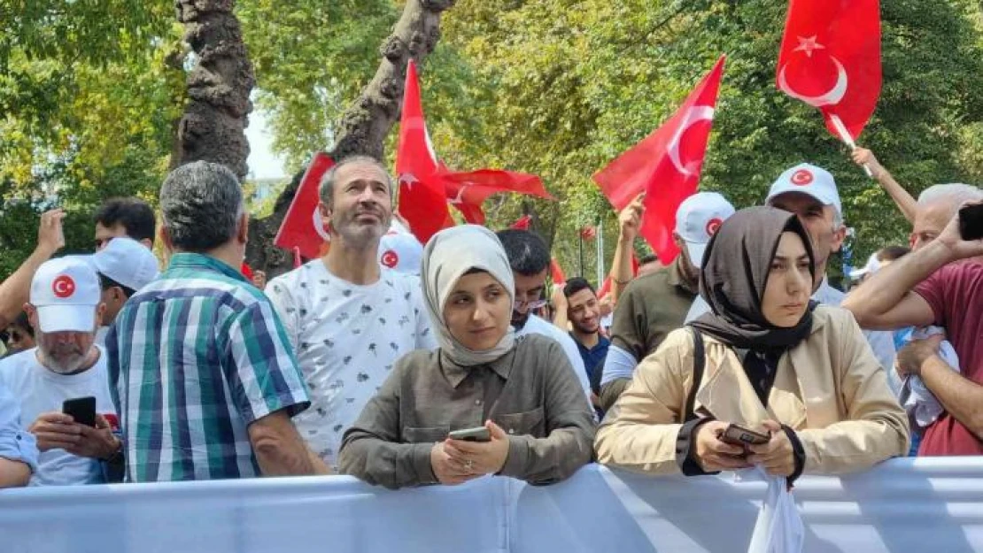 Fatih'te LGBT dayatmasına tepki yürüyüşü