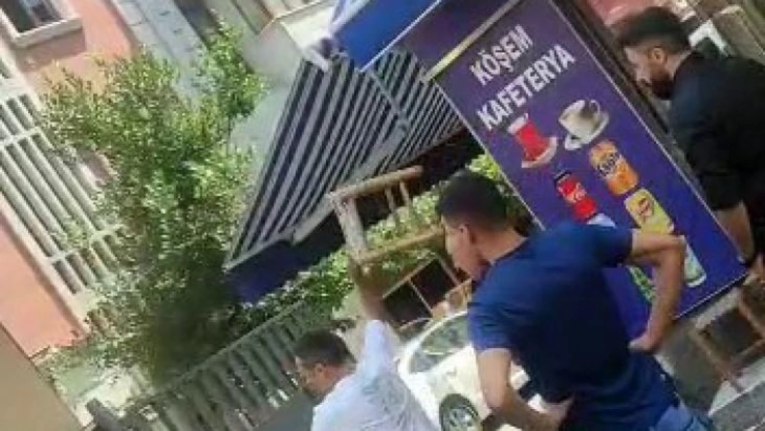 Fatihte yol verme kavgası, tabure ve sopalarla saldırdılar