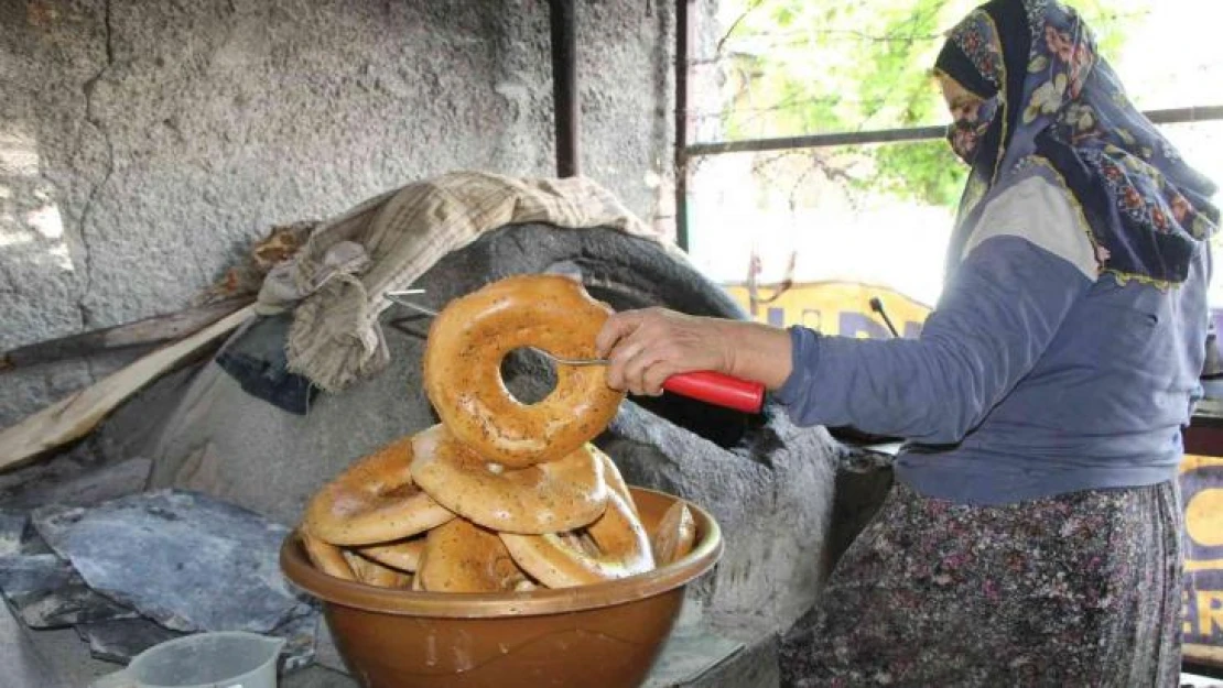 Fedakar anne 25 yıldır tek başına çocukları için mücadele ediyor