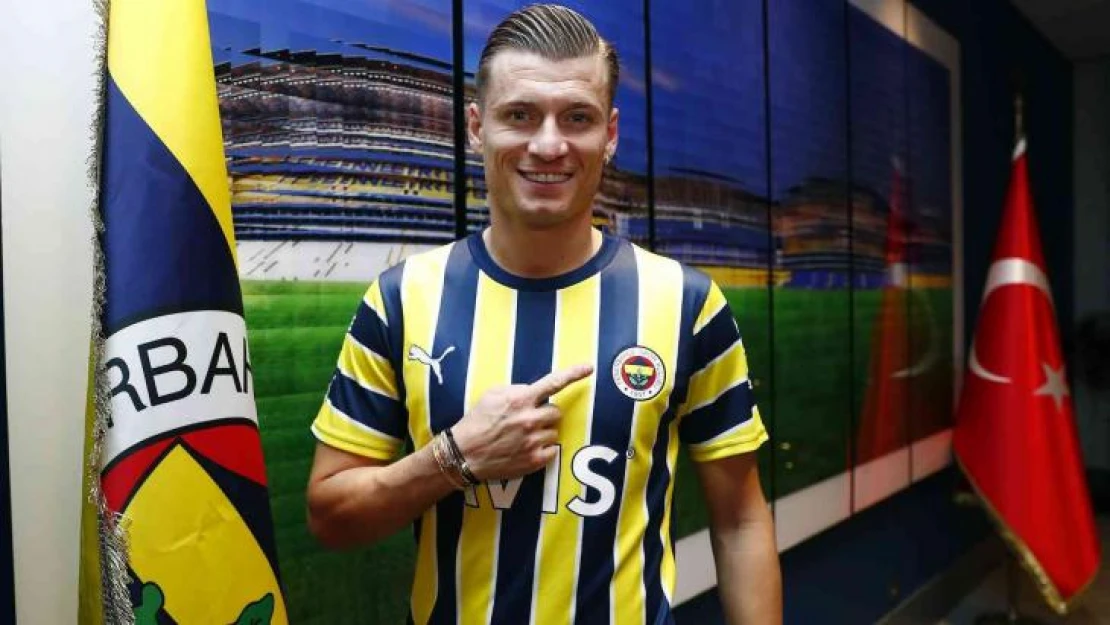 Fenerbahçe, Ezgjan Alioski ile 1 yıllık sözleşme imzaladı