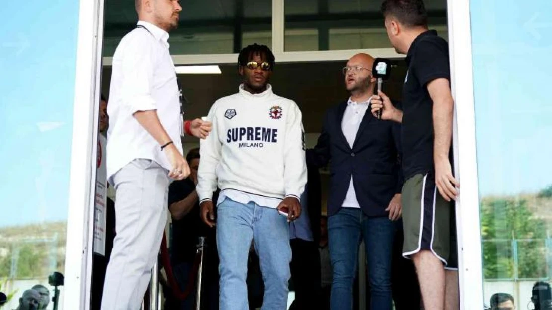 Fenerbahçe'nin yeni transferi Batshuayi, İstanbul'a geldi