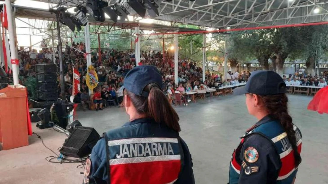 Festivalde sahneye çıkan jandarma 2 bin kişiye KADES eğitim verdi