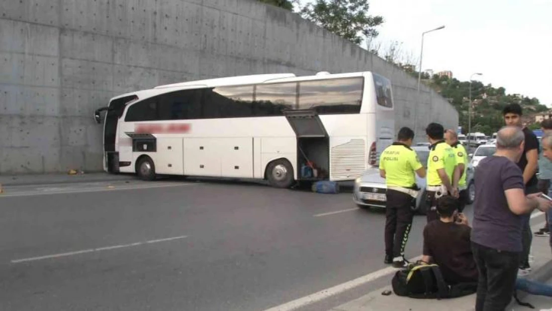 Freni patlayan otobüs duvara çarptı, motosikletli son anda canını kurtardı