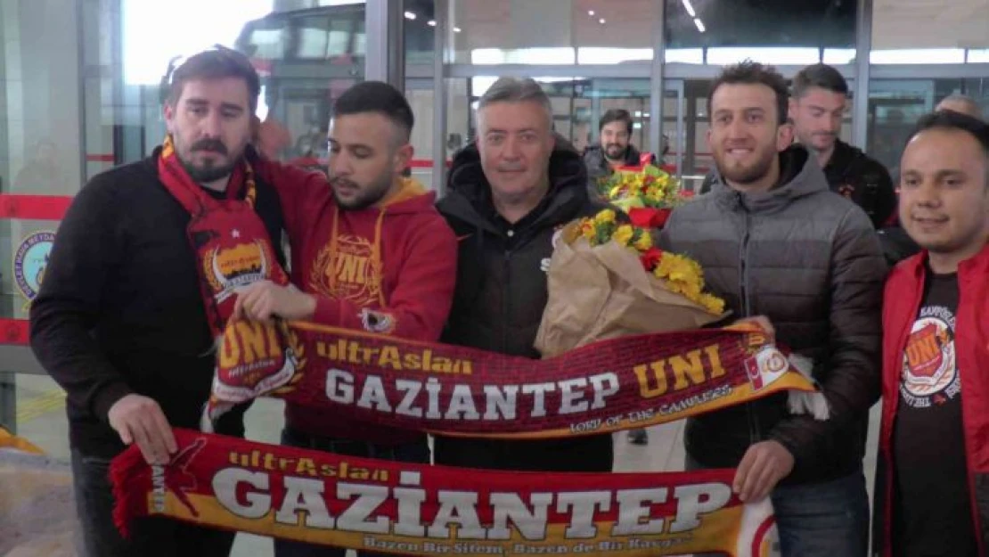 Galatasaray kafilesi Gaziantep'te