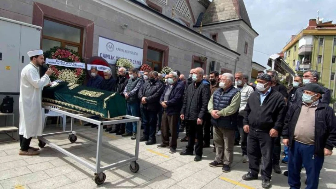 Gazeteci Coşkun Aral'ın annesi Nilüfer Aral son yolculuğuna uğurlandı