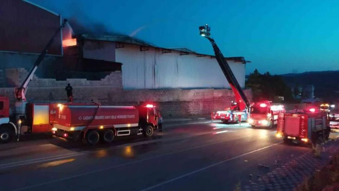 Gaziantep'te halı fabrikasında korkutan yangın