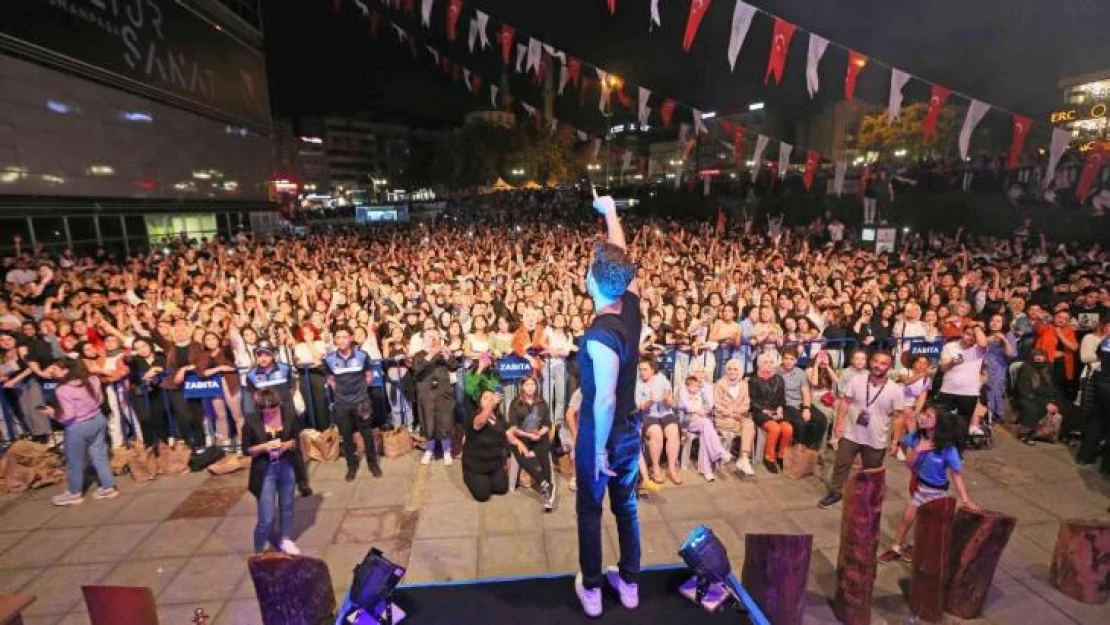 Gaziosmanpaşa'da 'Mezuniyet Festivali' düzenlendi