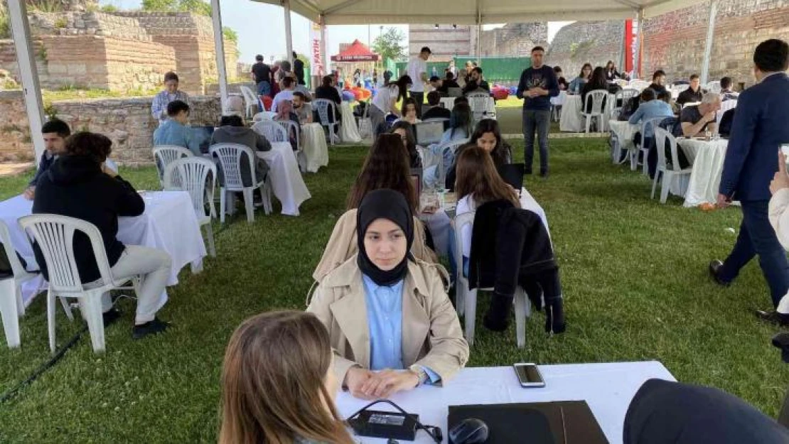 Gençler bu kez 'Sokak Hayvanları' için fikir maratonunda yarıştı