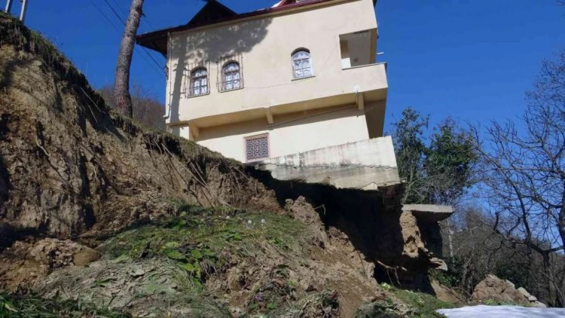 Giresun'da heyelan nedeniyle köylüler tedirgin