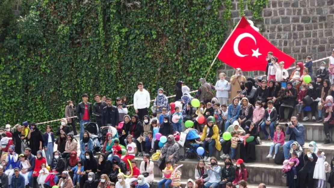 Göçmen ve sığınmacı çocuklar, 23 Nisan'ı kutladı