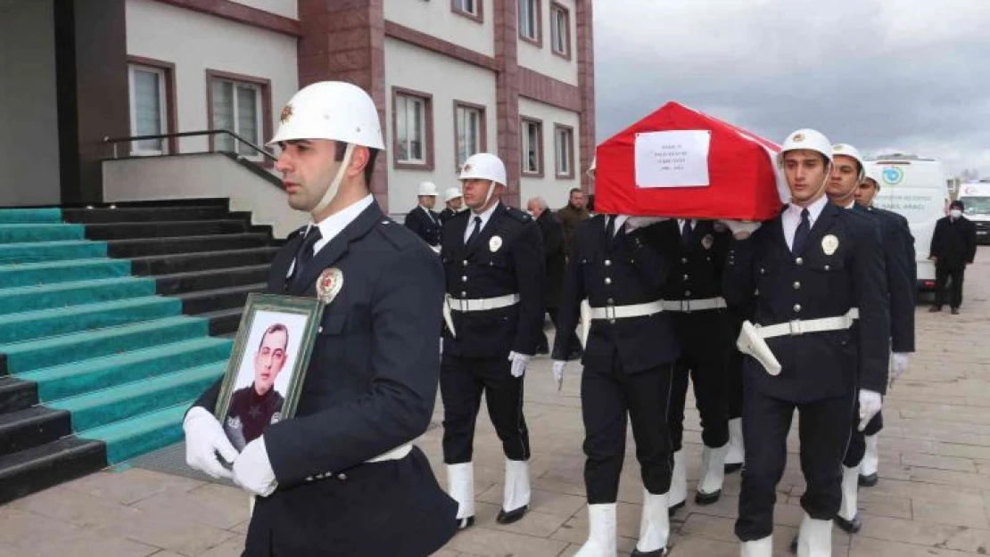 Görevde kalp krizi geçiren polisin naaşı Antalya'ya gönderildi