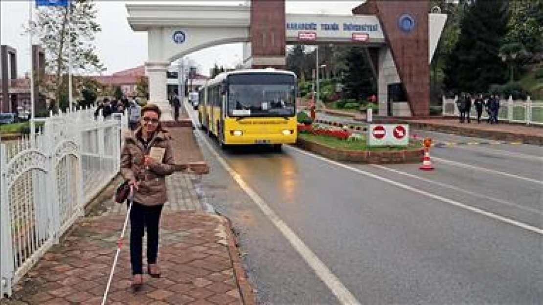 Görme engelli Yılmaz'ın hayatı Gülten öğretmenle değişti