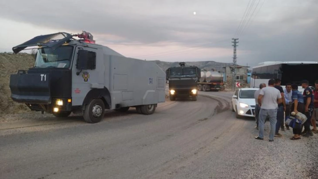 Gülnar'daki orman yangın Silifke'ye sıçradı, Vatandaşları tedbir amaçlı tahliye edildi