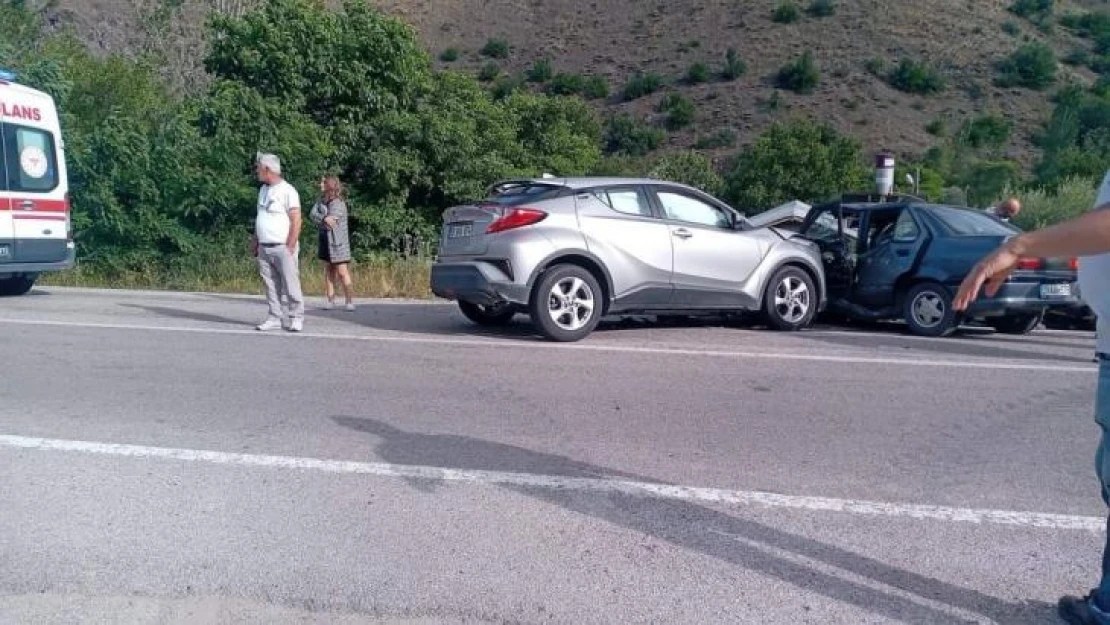 Gümüşhane'de bayram ziyareti dönüşü kaza: 3 yaralı