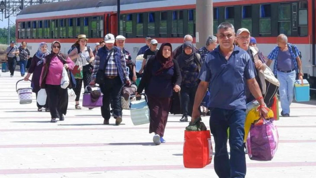 Gurbetçiler akın akın gelmeye başladı