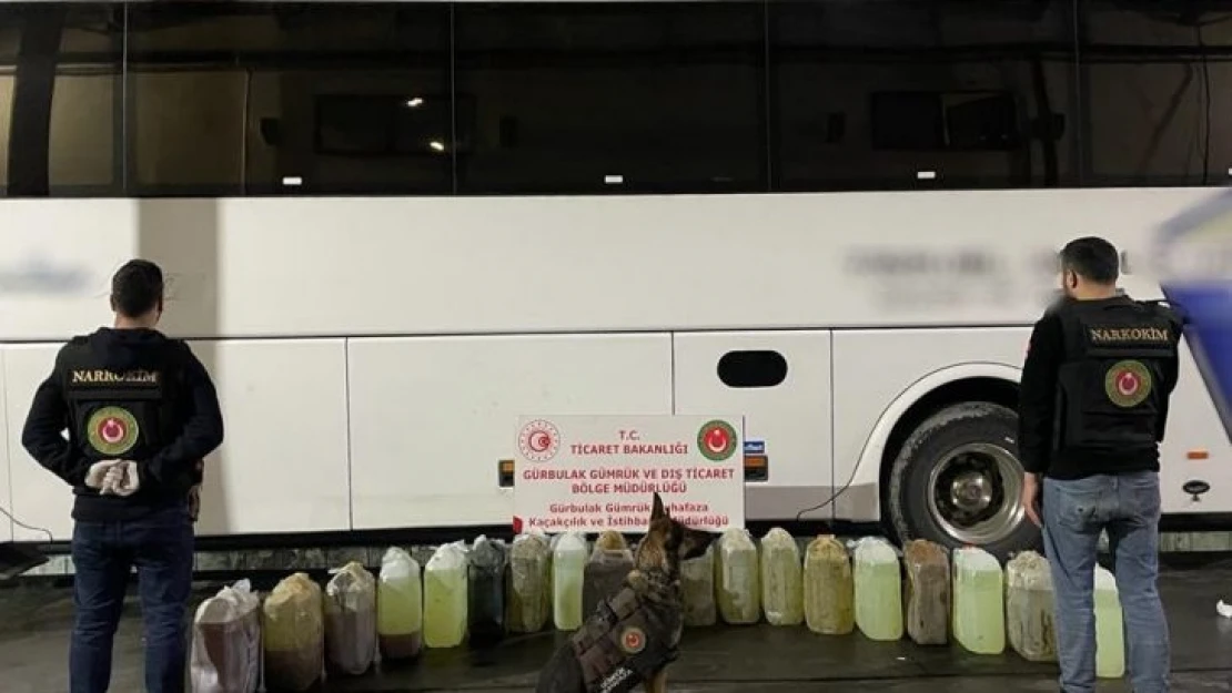 Gürbulak'ta yolcu otobüsünün yakıt deposunda 345 kilo uyuşturucu ele geçirildi