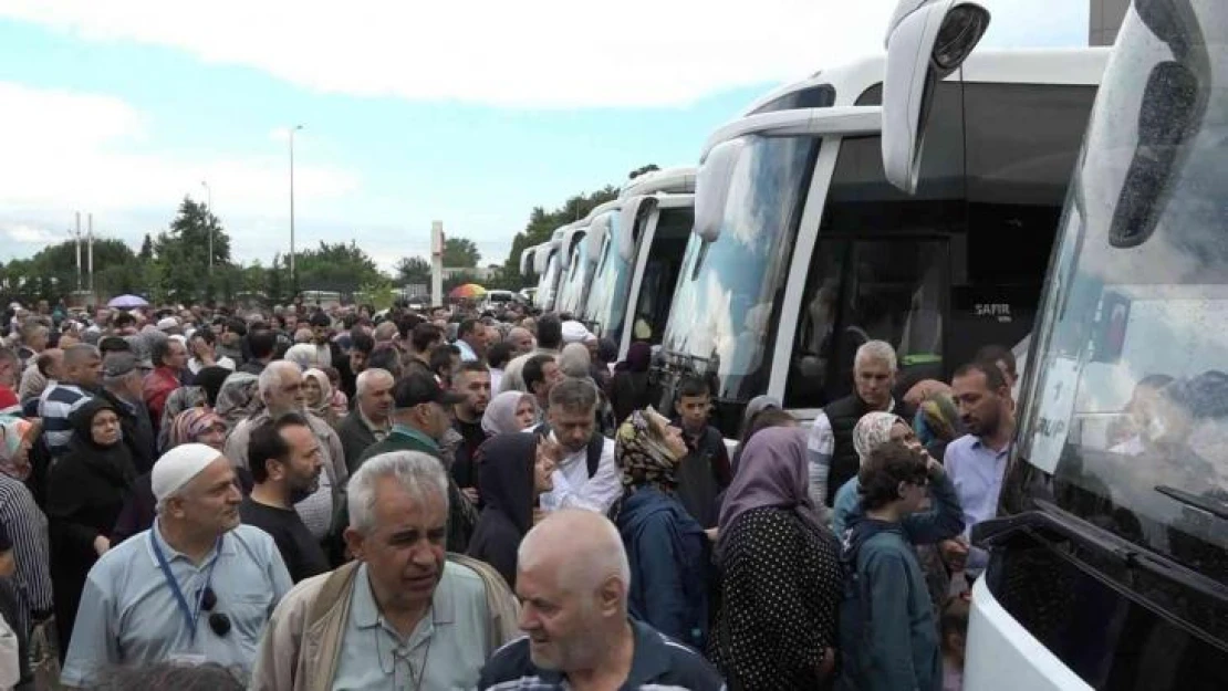 Hacı adayları dualarla uğurlandı