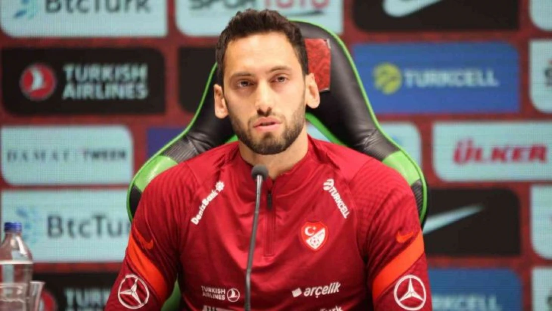 Hakan Çalhanoğlu: 'Burak abinin üzüntüsünü kimse şu an hissedemez'