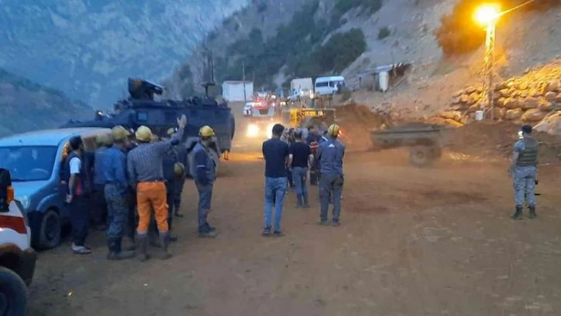 Hakkari'de göçükte mahsur kalan madenci kurtarıldı