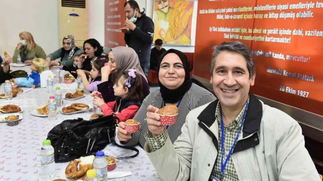 Halk Ekmek'te bir ilk: Çölyak hastalarına özel glutensiz taze simit ve yaş pasta üretildi