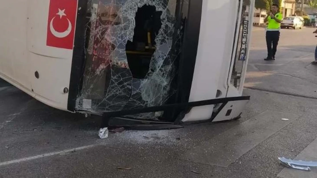 Halk otobüsü ile otomobil çarpıştı, sürücüler yaralandı