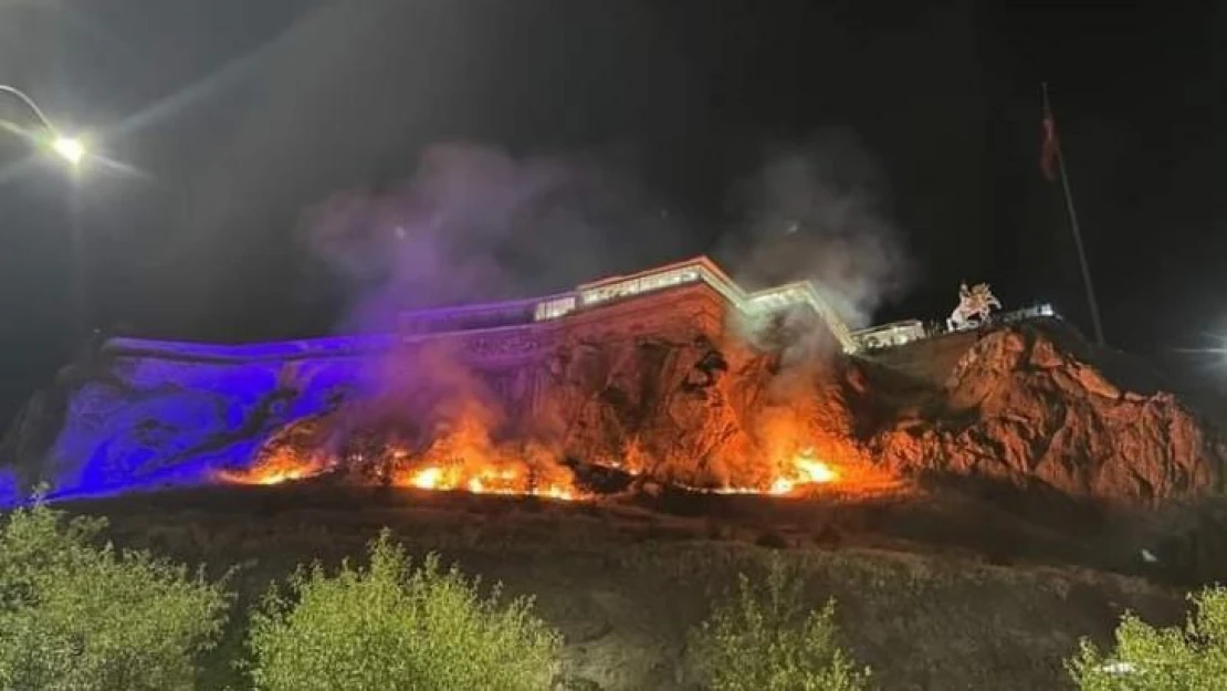 Harput'ta otluk alanda korkutan yangın