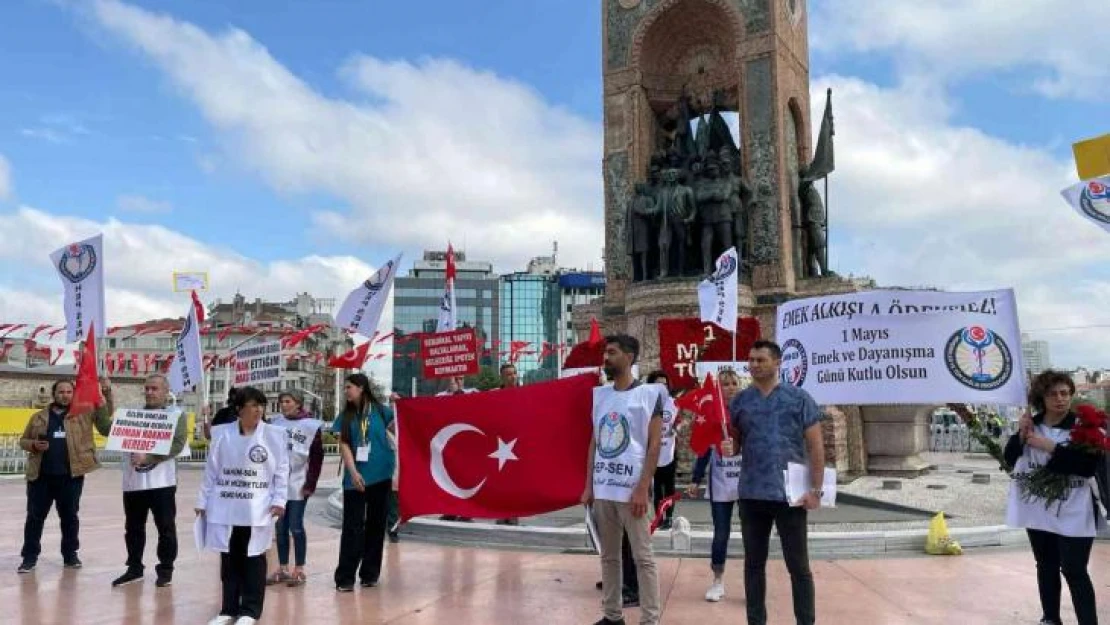 Hep-Sen ile Sahim-Sen Taksim'e çelenk bıraktı
