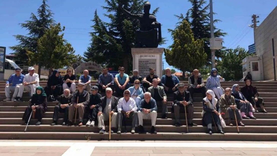 Huzurevi sakinleri, Hacı Bektaş-ı Veli Türbesi'ni ziyaret etti