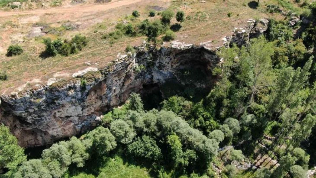 İçi su dolu gizemli mağara keşfedilmeyi bekliyor