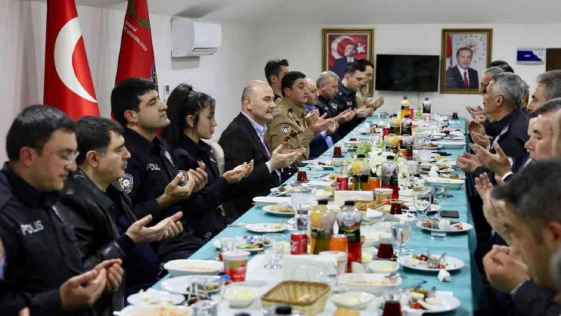 İçişleri Bakanı Soylu, Ankara'da emniyet mensuplarıyla ilk sahurunu yaptı