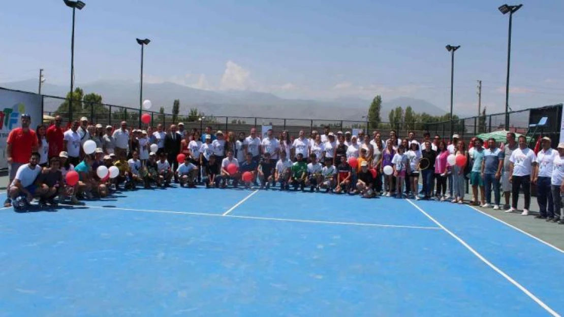 Iğdır'da 2. Kayısı Cup Spor Şenlikleri tenis müsabakaları başladı