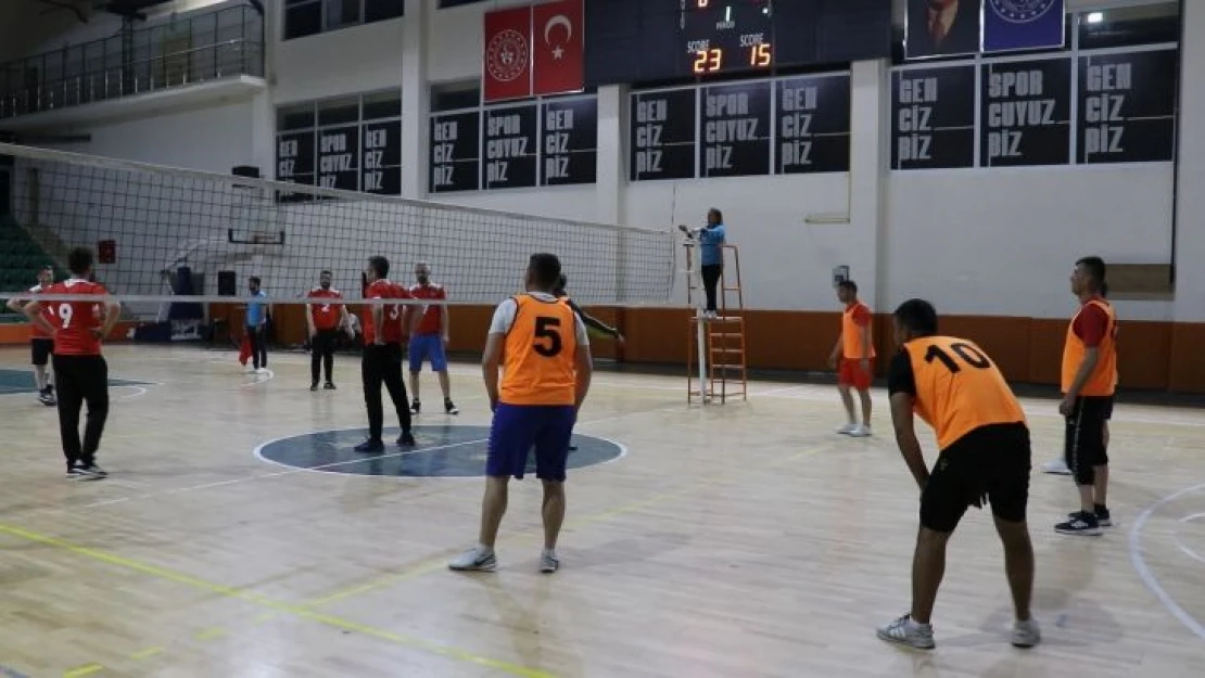 Iğdır'da voleybol turnuvası düzenlendi